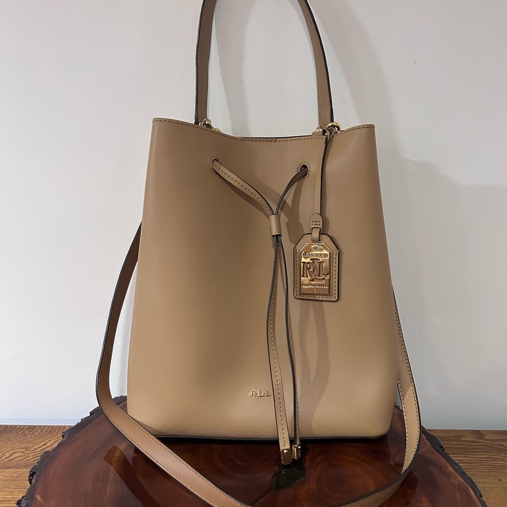 Ralph Lauren Tan Shoulder Bag with Sleek Design